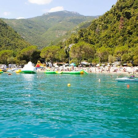 Apartments And Rooms By The Sea Medveja, Opatija - 2305 Lovran Bagian luar foto