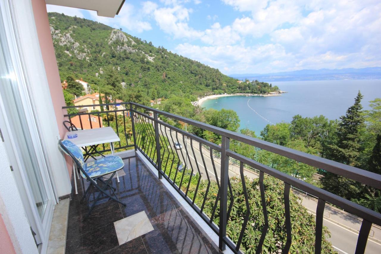 Apartments And Rooms By The Sea Medveja, Opatija - 2305 Lovran Bagian luar foto