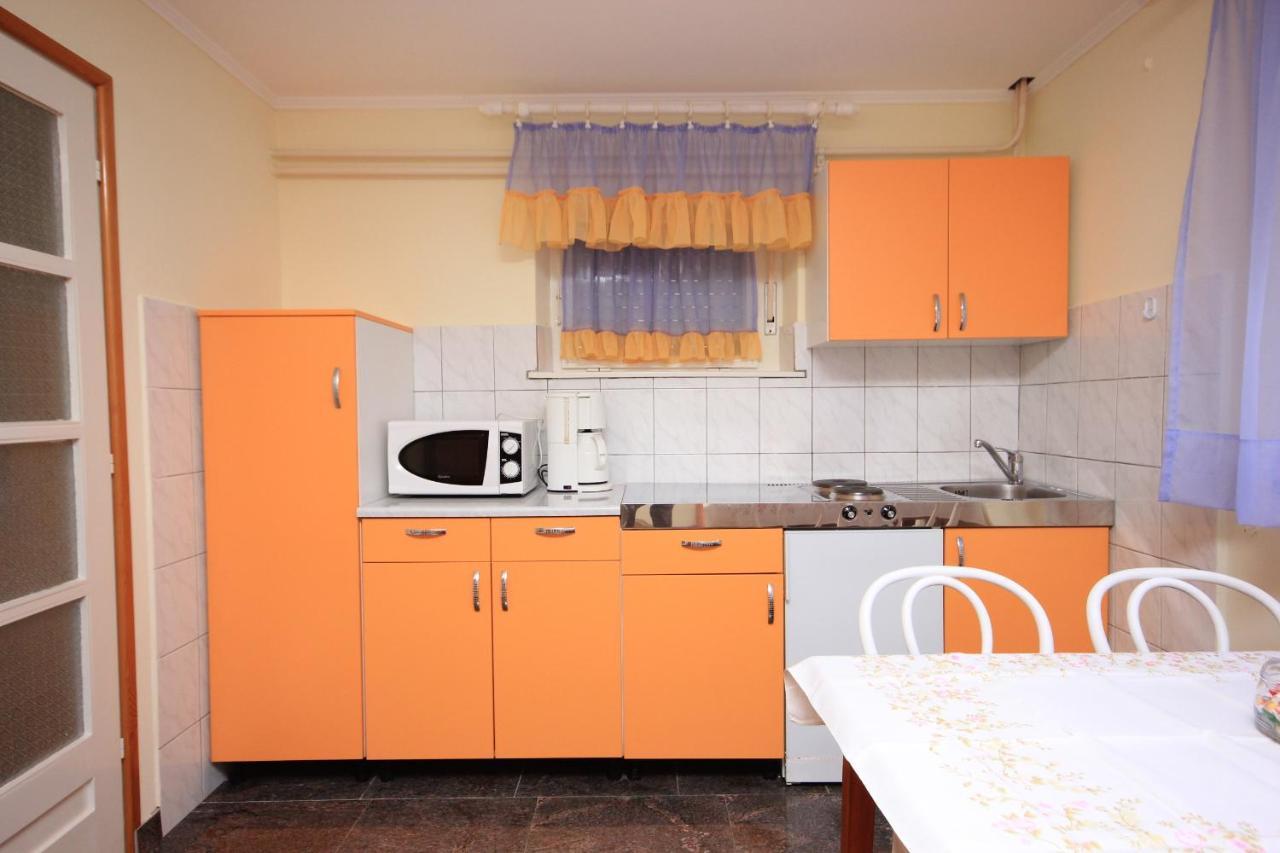 Apartments And Rooms By The Sea Medveja, Opatija - 2305 Lovran Bagian luar foto