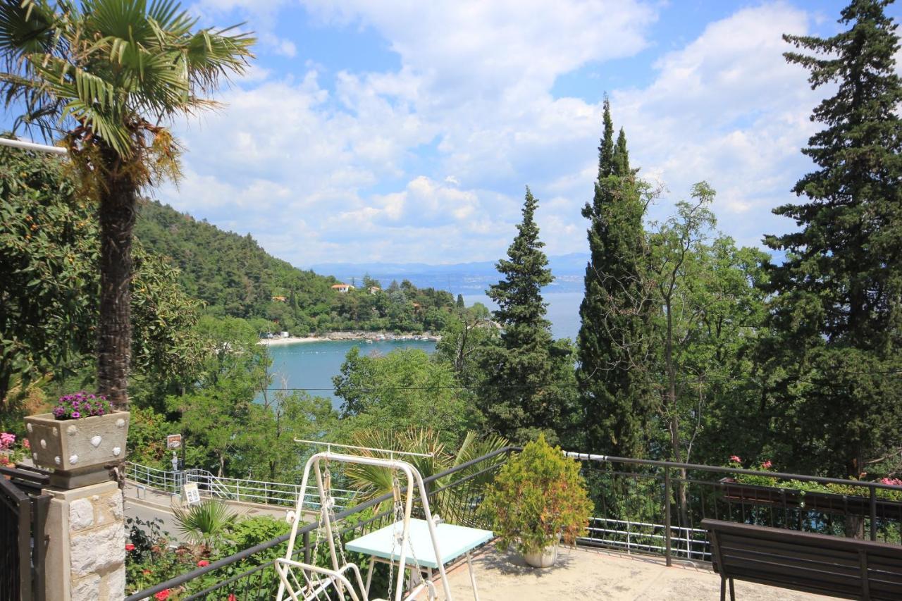 Apartments And Rooms By The Sea Medveja, Opatija - 2305 Lovran Bagian luar foto