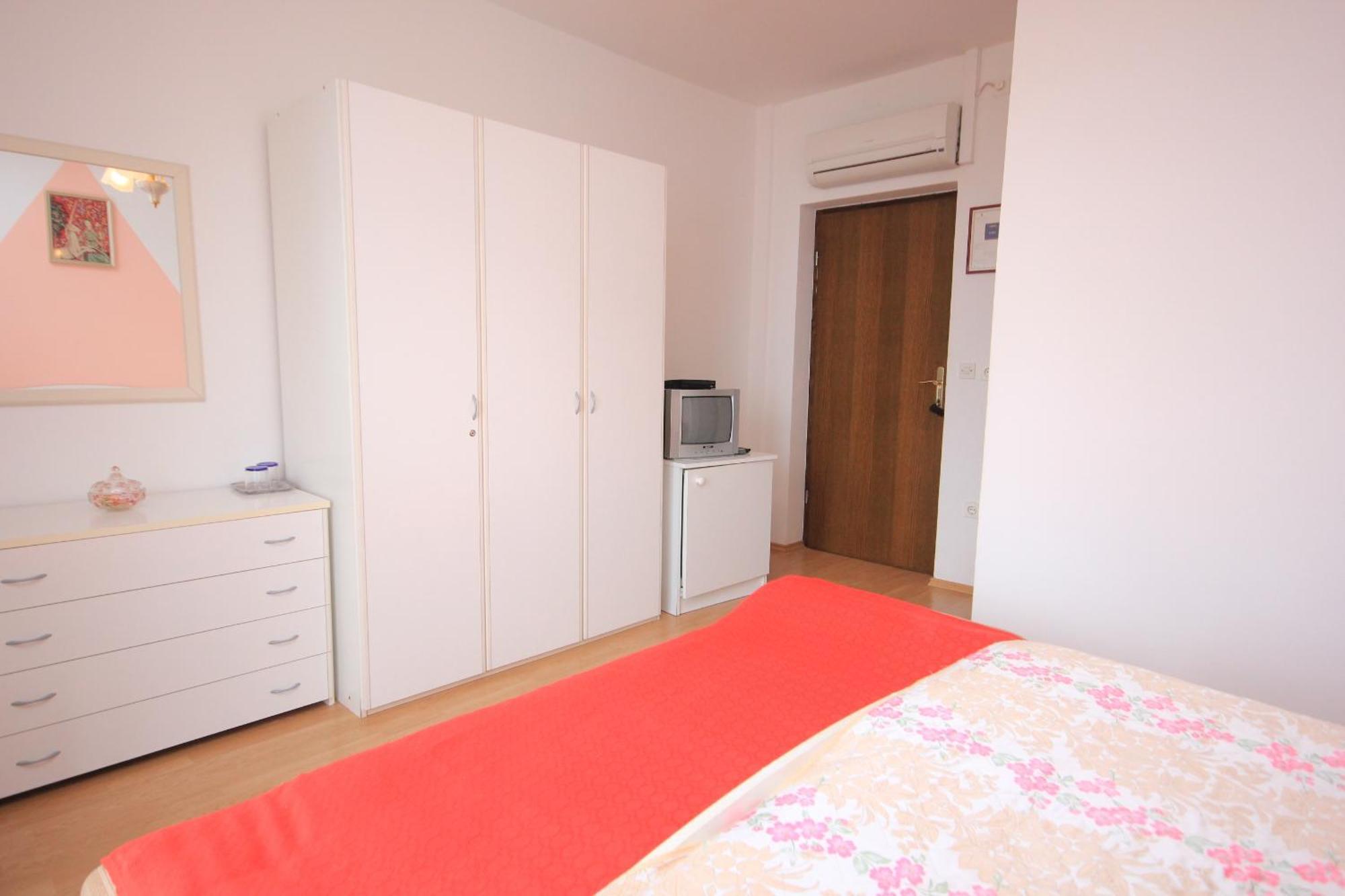 Apartments And Rooms By The Sea Medveja, Opatija - 2305 Lovran Ruang foto